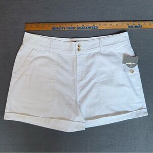 New Falls Creek Cotton Spandex White cuffed utility pocket shorts size 16